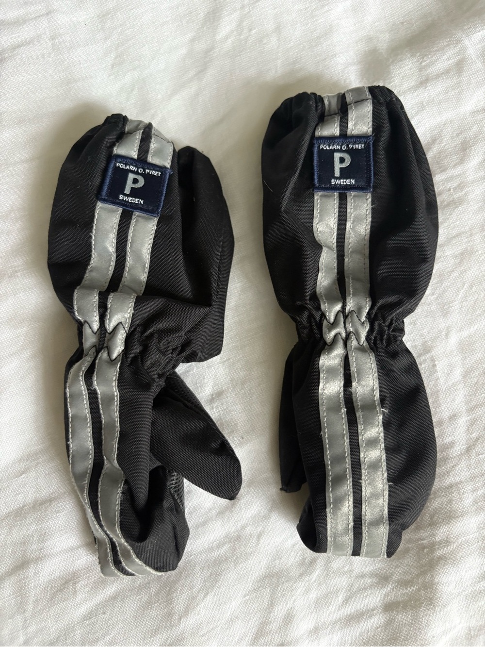 Polarn O. Pyret Black Mittens with Silver Reflective Stripes